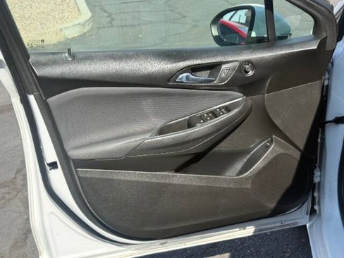 Used 2019 Chevrolet Cruze LS FWD image 9