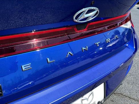 Used 2021 Hyundai Elantra SEL FWD image 8