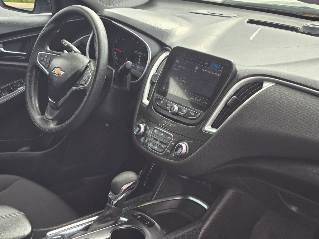 Used 2024 Chevrolet Malibu LT FWD image 8