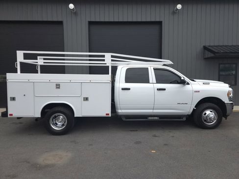 Used 2022 RAM 3500 Tradesman w/ Chrome Appearance Group image 5