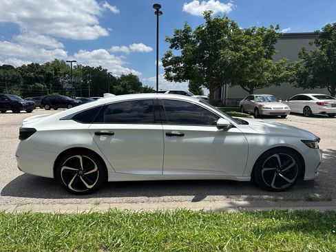 Used 2019 Honda Accord Sport image 4