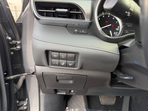 Used 2021 Toyota Highlander Platinum AWD/4WD image 11