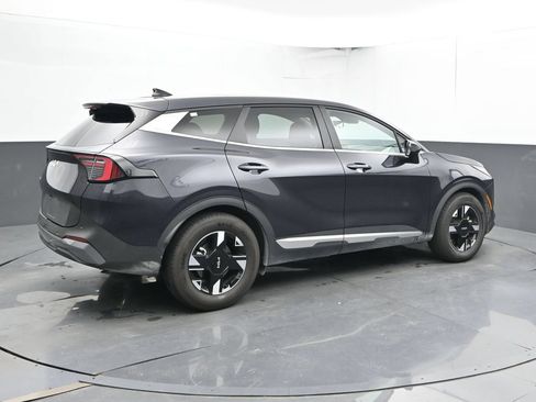 Used 2026 Kia Sportage LX FWD image 3