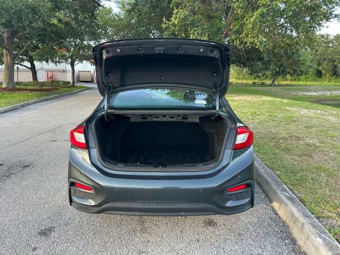 Used 2018 Chevrolet Cruze LT w/ Convenience Package FWD image 11