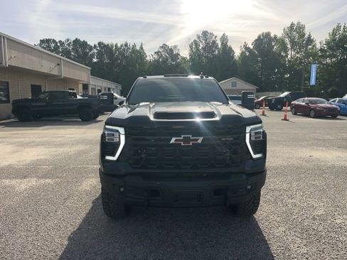 Used 2025 Chevrolet Silverado 2500 ZR2 w/ ZR2 Bison Edition image 2