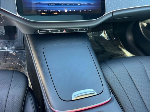 Used 2025 Mercedes-Benz E 350 Sedan image 31