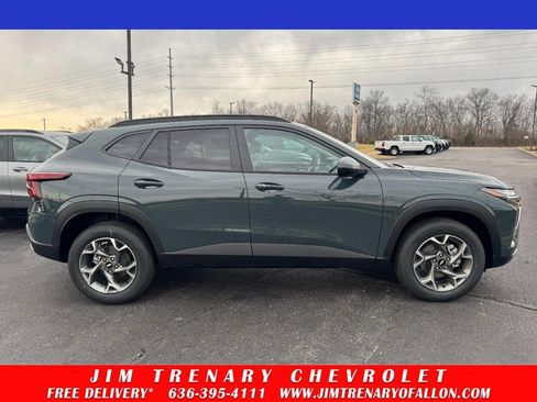 New 2026 Chevrolet Trax LT w/ Driver Confidence Package image 1