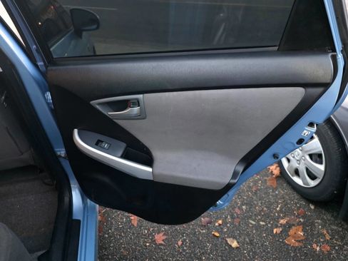 Used 2012 Toyota Prius Plug-In Hybrid image 19