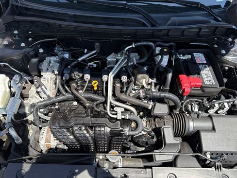 Used 2024 Nissan Altima 2.5 SV FWD image 22