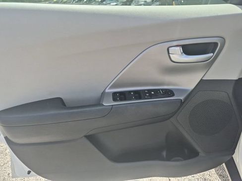 Used 2019 Kia Niro LX FWD image 9