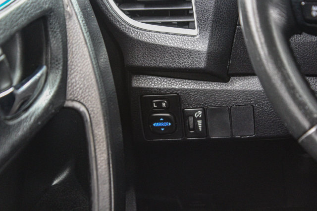 Used 2015 Toyota Corolla S FWD image 19
