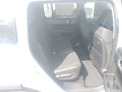 Used 2025 Hyundai Santa Fe SEL FWD image 45