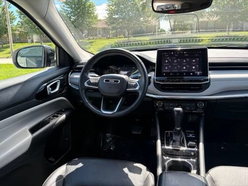 Used 2022 Jeep Compass Limited AWD/4WD image 25