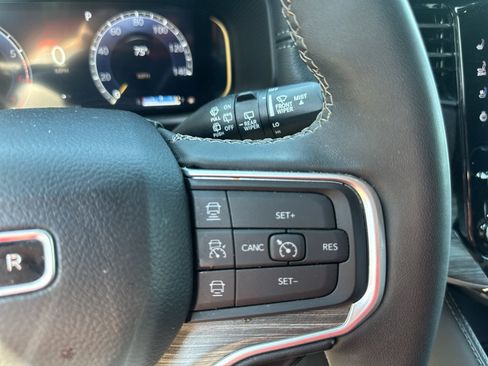 Used 2024 Jeep Wagoneer Series II w/ Flexible Seating Group RWD image 27