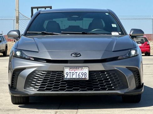 Used 2025 Toyota Camry SE FWD image 8