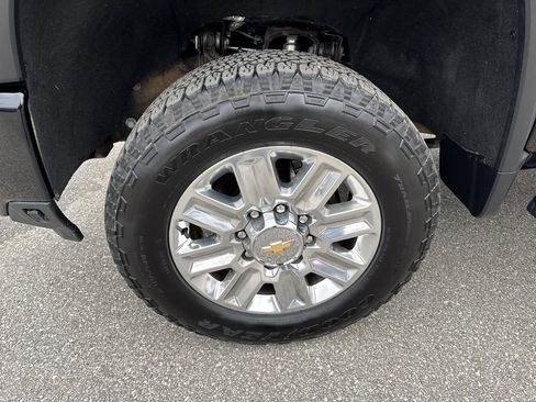 Used 2024 Chevrolet Silverado 2500 High Country image 5