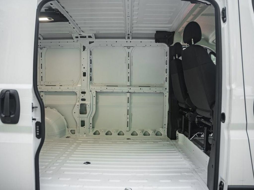 New 2025 RAM ProMaster 2500 w/ Quick Order Package 22G SLT FWD image 16