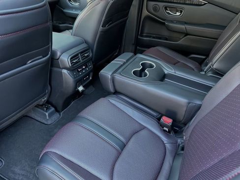 New 2025 Honda Pilot Black Edition image 9