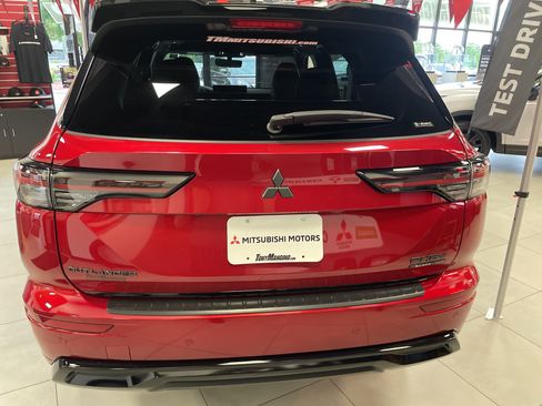 New 2026 Mitsubishi Outlander 4WD Plug-In Hybrid image 11