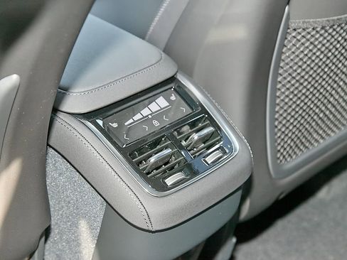 New 2026 Volvo XC90 B6 Ultra w/ Lounge Package image 22