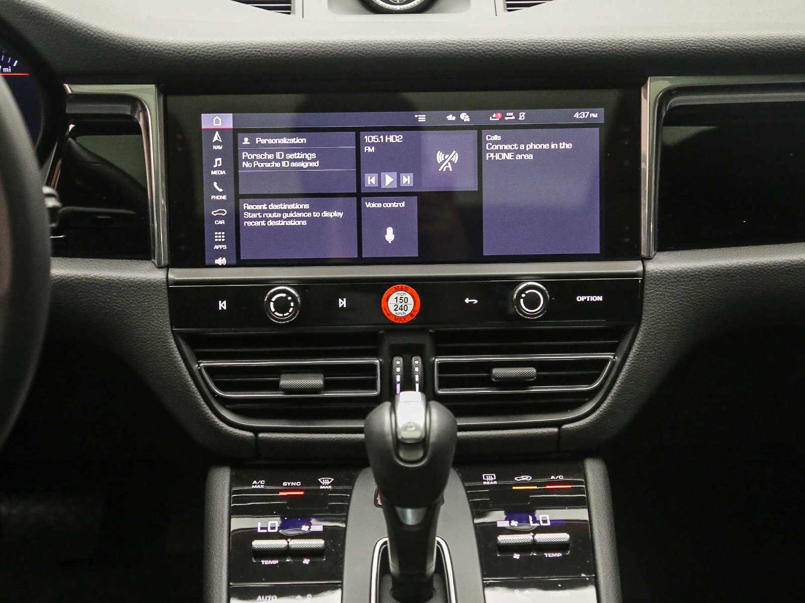 Certified 2025 Porsche Macan S AWD/4WD image 18
