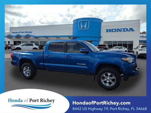 Used 2016 Toyota Tacoma TRD Sport image 1