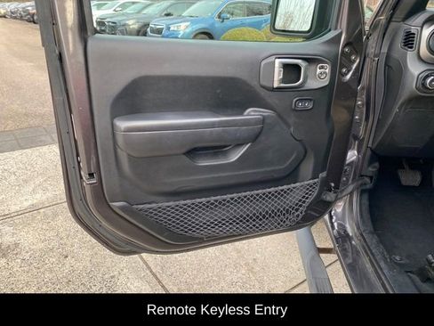 Used 2018 Jeep Wrangler Unlimited Sport S image 19