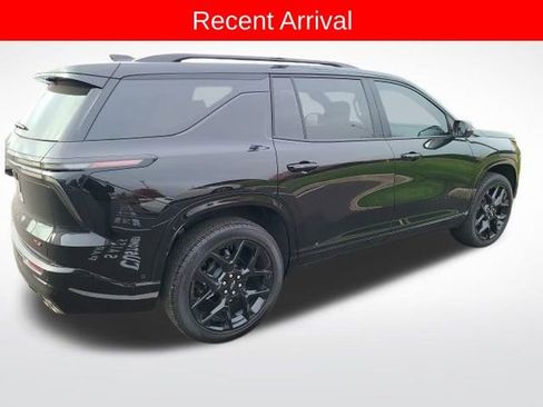 Used 2025 Chevrolet Traverse RS w/ LPO, Floor Liner Package image 3