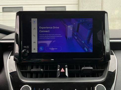 Used 2025 Toyota Corolla LE image 25