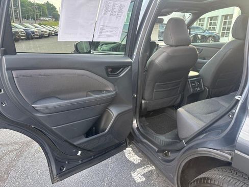 Certified 2025 Subaru Forester Premium AWD/4WD image 30