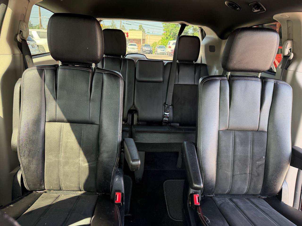 Used 2019 Dodge Grand Caravan SXT FWD image 17