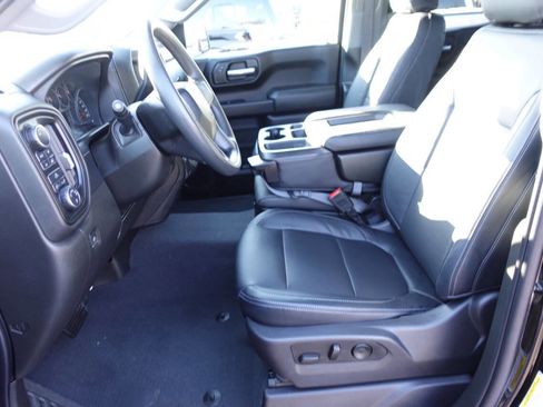 Used 2023 Chevrolet Silverado 1500 Custom image 18