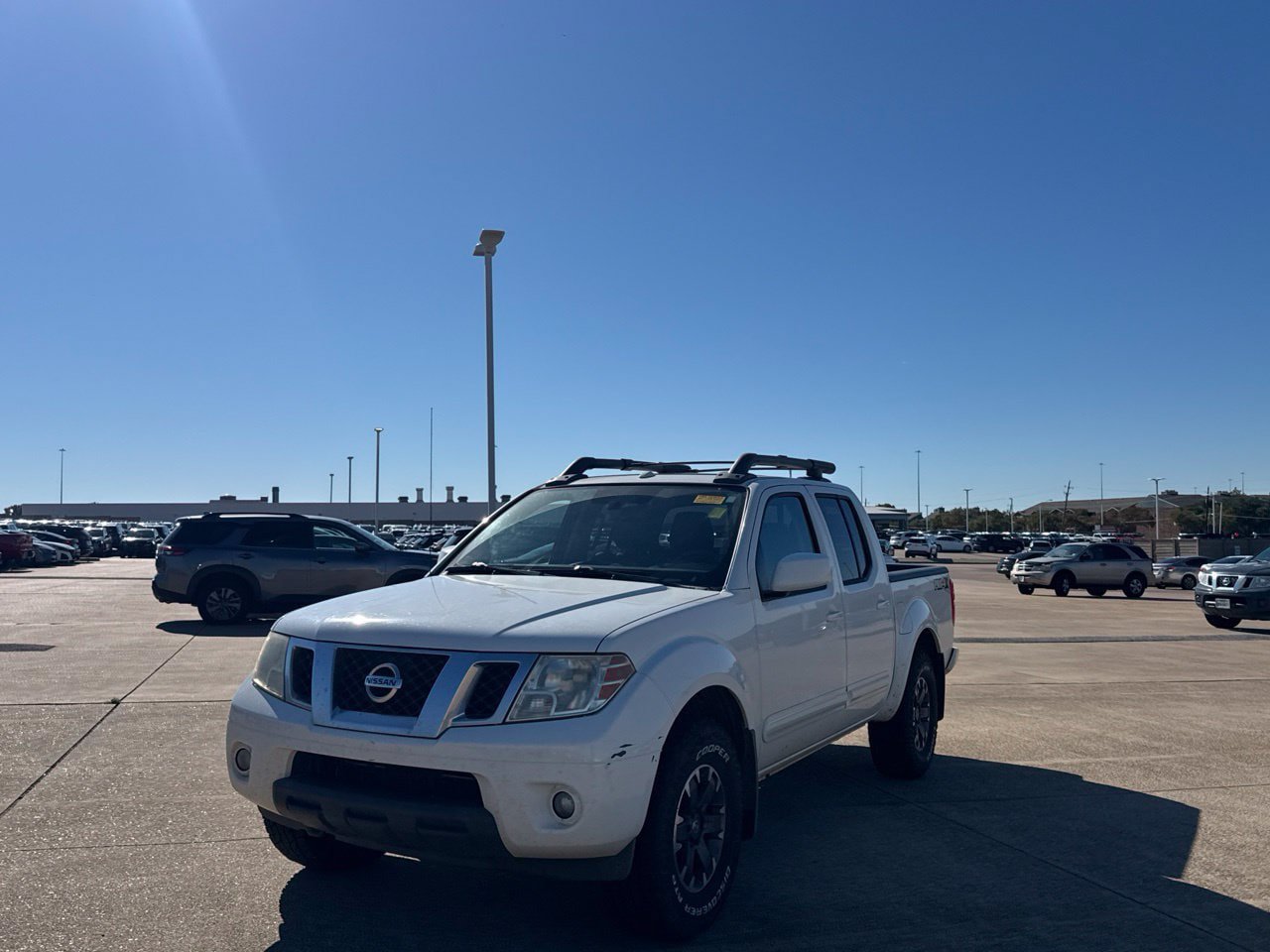 Used 2015 Nissan Frontier PRO-4X w/ Pro-4x Luxury Package AWD/4WD image 9