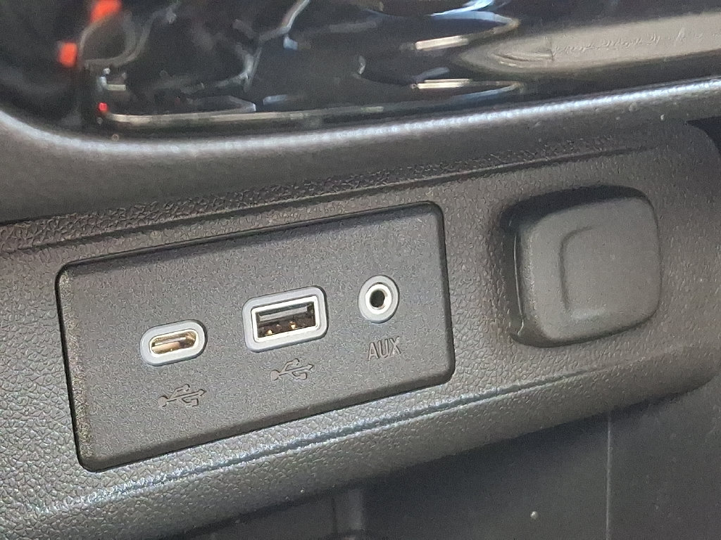 Certified 2022 Buick Encore GX Select FWD image 26