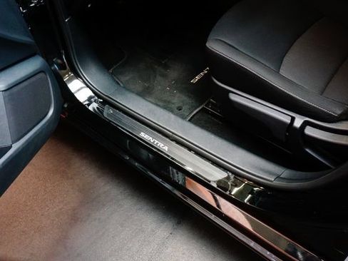 Certified 2022 Nissan Sentra SV FWD image 32