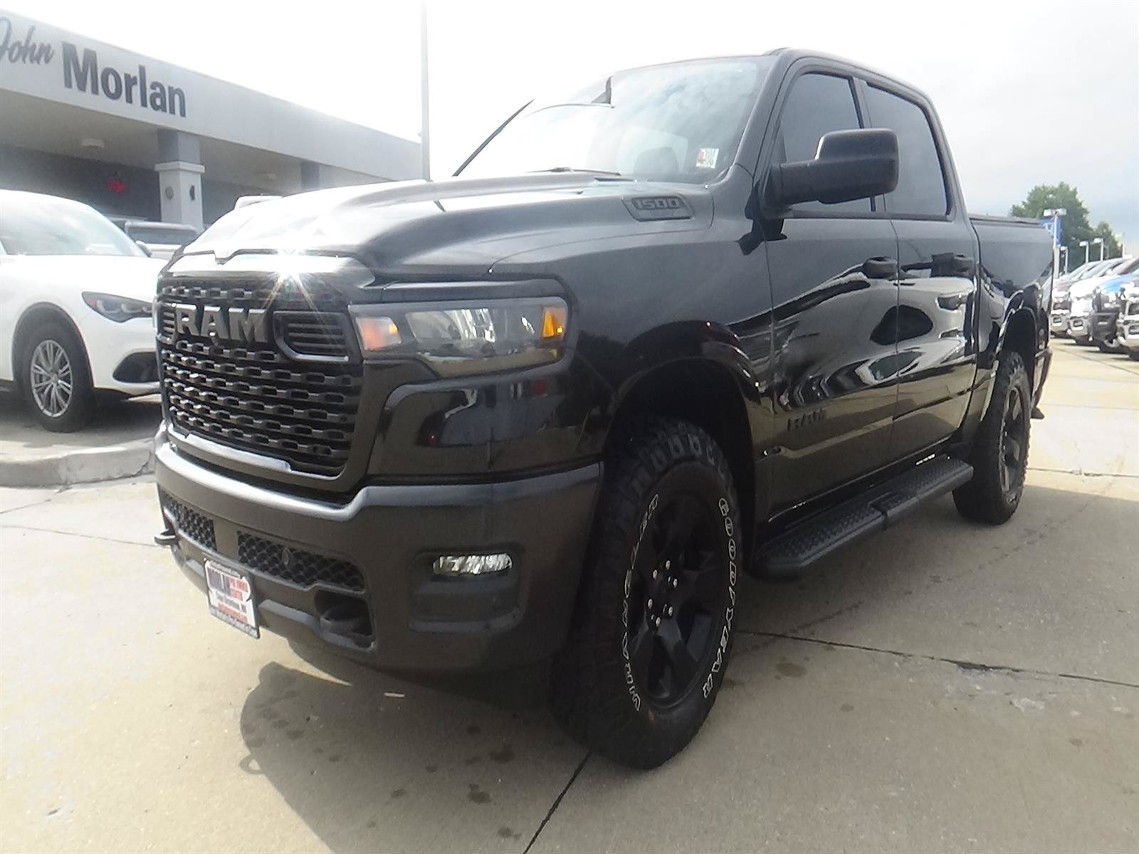 Used 2025 RAM 1500 Warlock AWD/4WD image 2