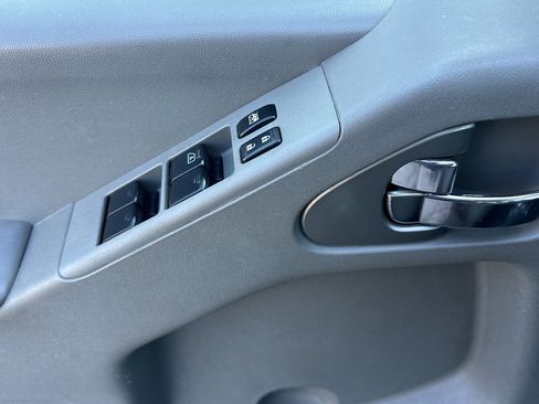 Certified 2021 Nissan Frontier SV w/ Midnight Edition Floor Mats image 11