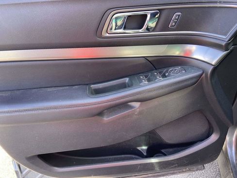 Used 2018 Ford Explorer XLT w/ Equipment Group 201A image 17