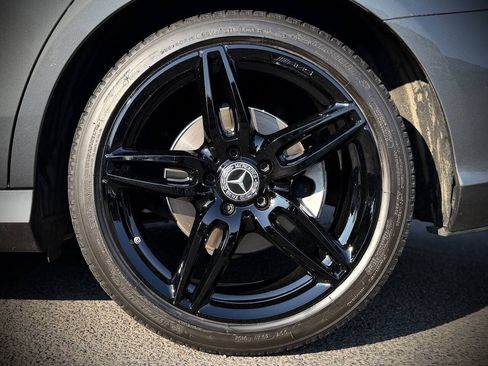 Used 2018 Mercedes-Benz E 300 w/ Premium 1 Package image 15