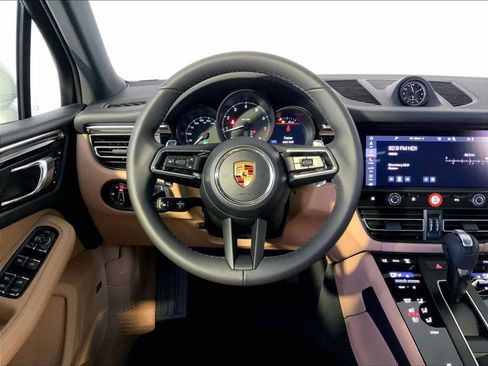 New 2026 Porsche Macan image 15