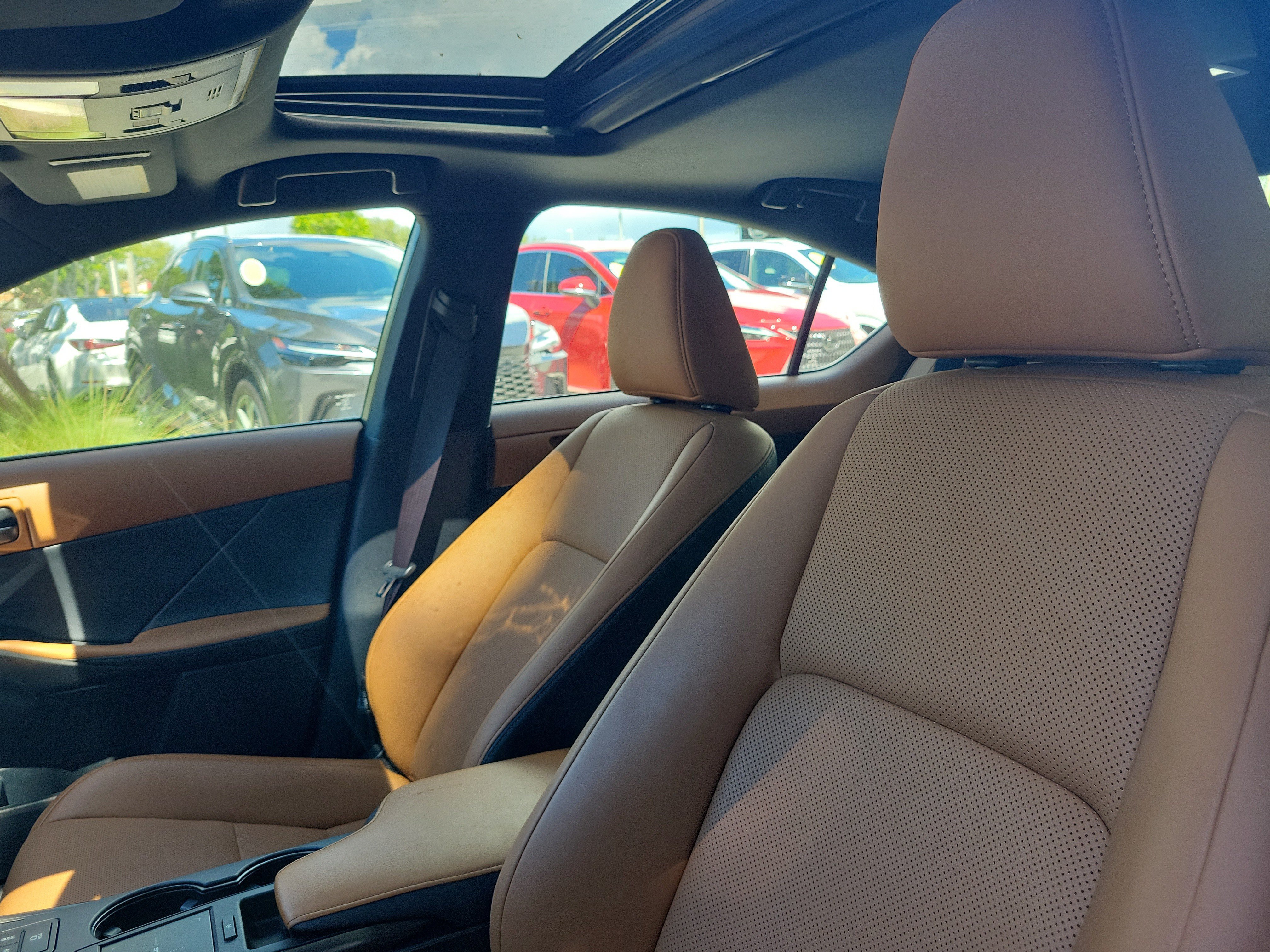 Used 2024 Lexus IS 300 w/ Comfort Package RWD image 19