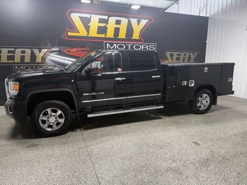 Used 2017 GMC Sierra 3500 Denali w/ Duramax Plus Package AWD/4WD image 3