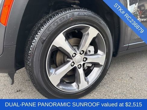 Used 2024 Jeep Grand Cherokee Limited w/ Luxury Tech Group II image 4