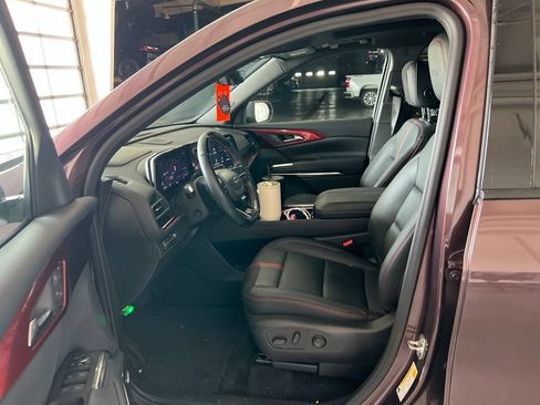 Used 2024 Chevrolet Traverse RS AWD/4WD image 5