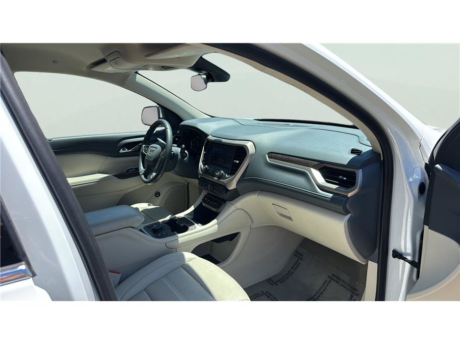 Used 2023 GMC Acadia Denali AWD/4WD image 16