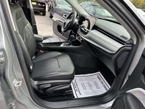 Certified 2022 Jeep Compass Limited image 19