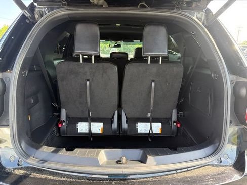 Used 2017 Ford Explorer XLT w/ Equipment Group 202A AWD/4WD image 8