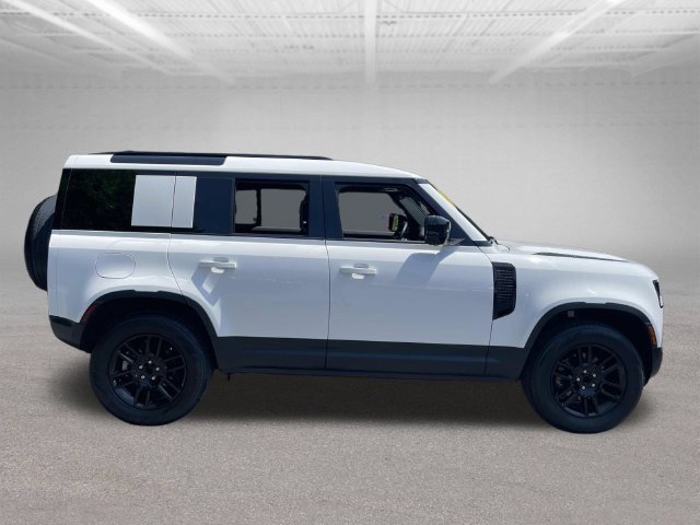 Used 2025 Land Rover Defender 110 S AWD/4WD image 5