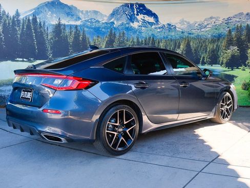 Used 2023 Honda Civic Sport Touring image 6