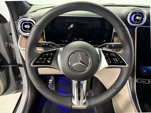 Used 2025 Mercedes-Benz GLC 350e GLC 350e w/ Driver Assistance Package image 12